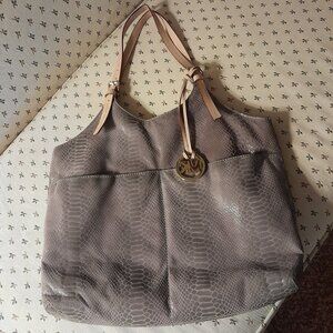 Michael Kors Signature Tote